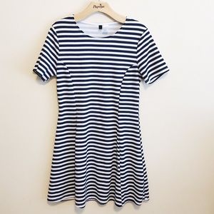 🔥H&M Navy Striped Dress